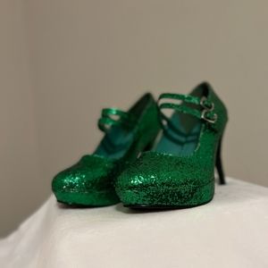 Made by Ellie, size10, Women green glitter Mary Jane platform shoes.